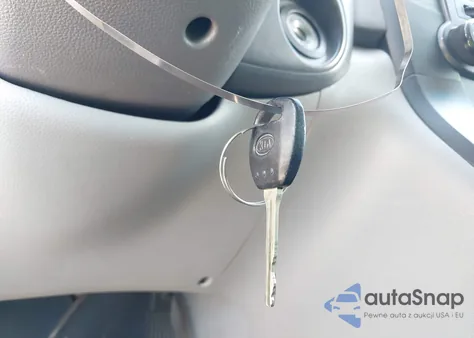 2009 Kia Sedona Lx z USA, uszkodzony, nr VIN KNDMB233396311283